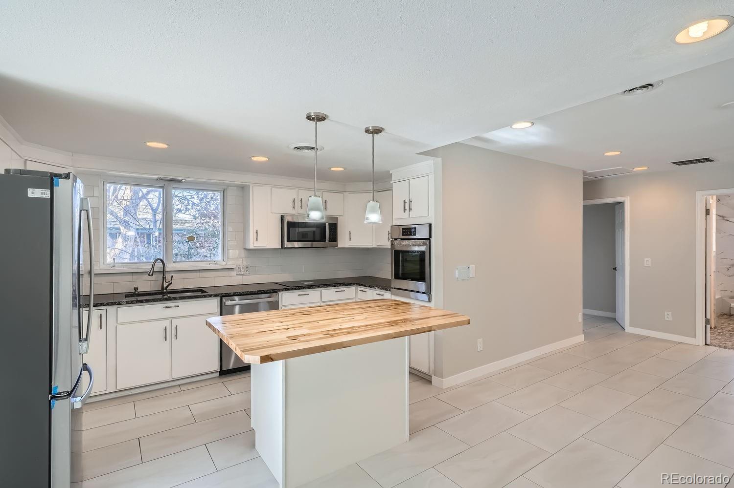 MLS Image #3 for 1701 s newport way,denver, Colorado