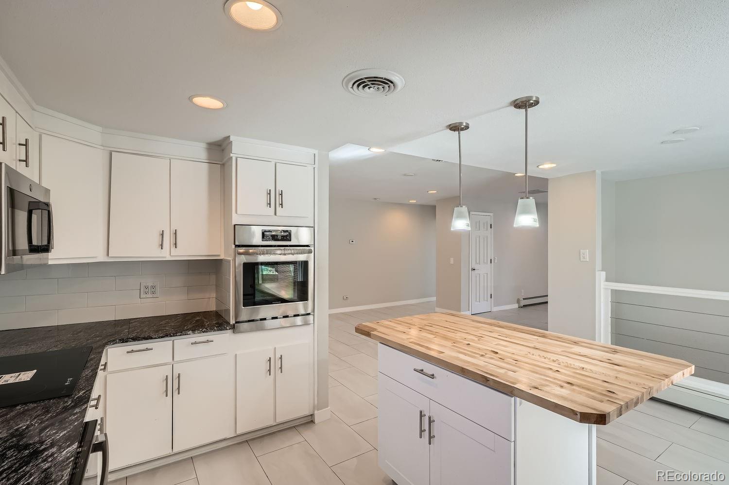 MLS Image #4 for 1701 s newport way,denver, Colorado