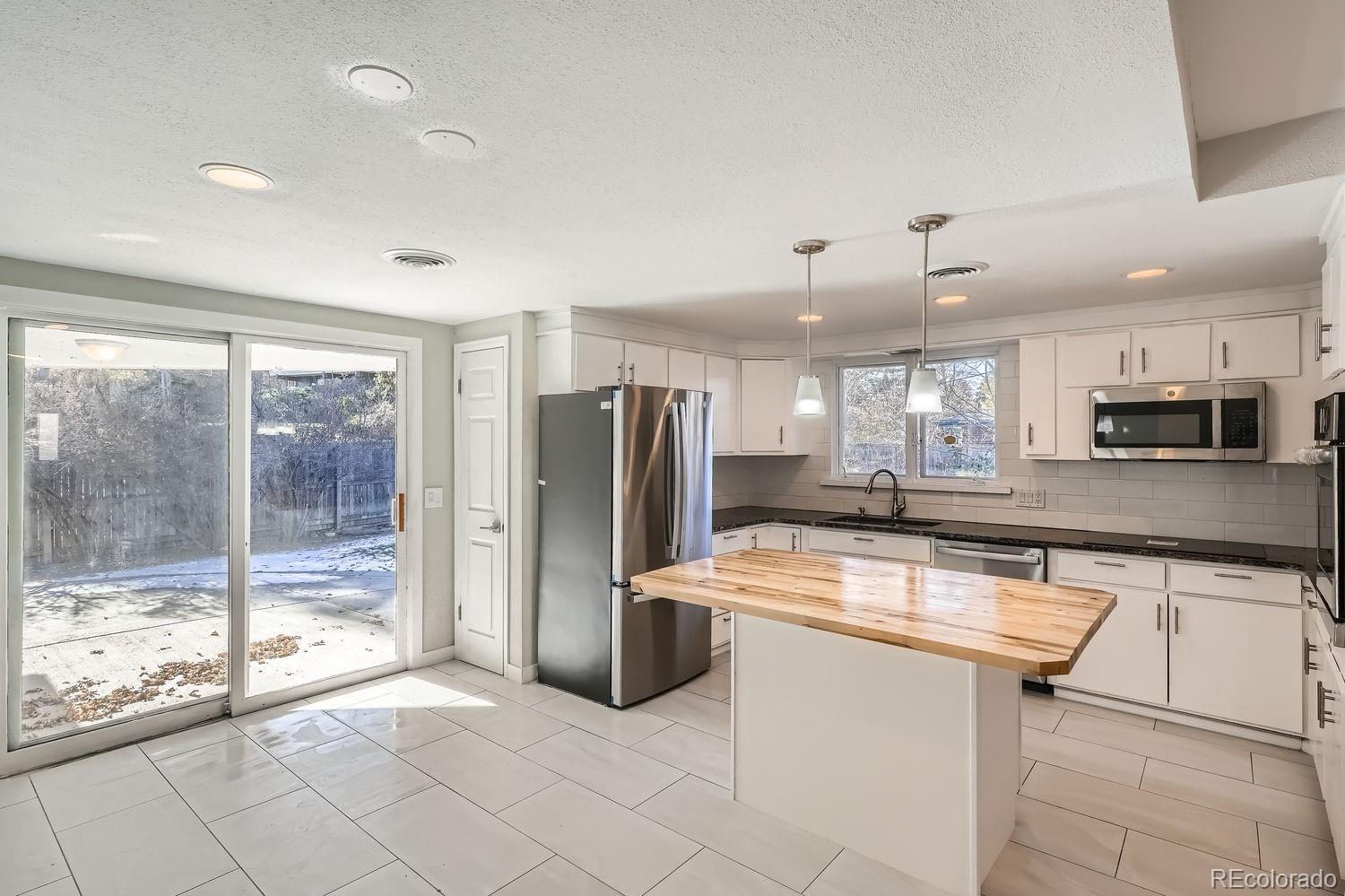 MLS Image #5 for 1701 s newport way,denver, Colorado