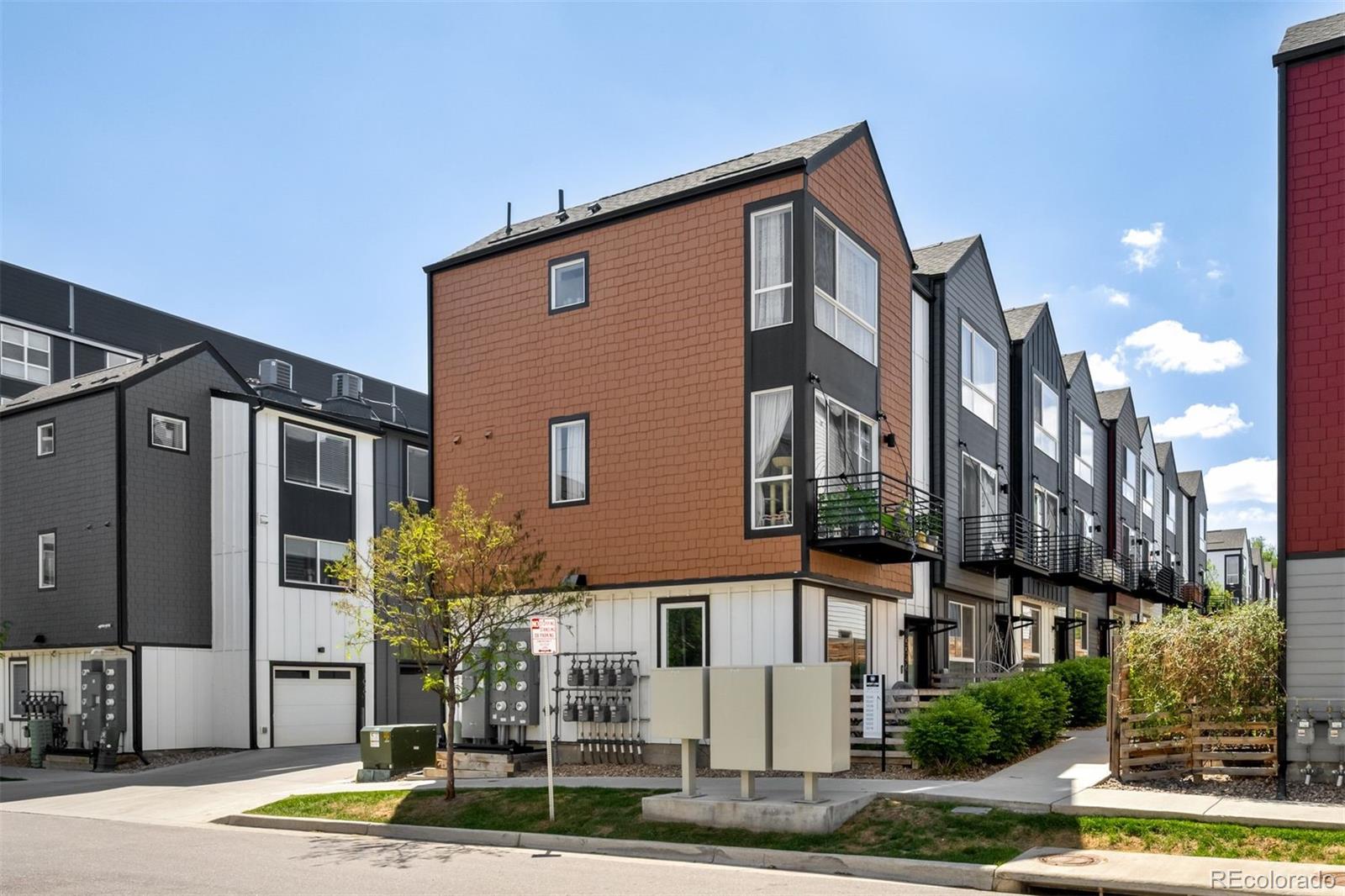 MLS Image #2 for 5538 w 11th place,lakewood, Colorado