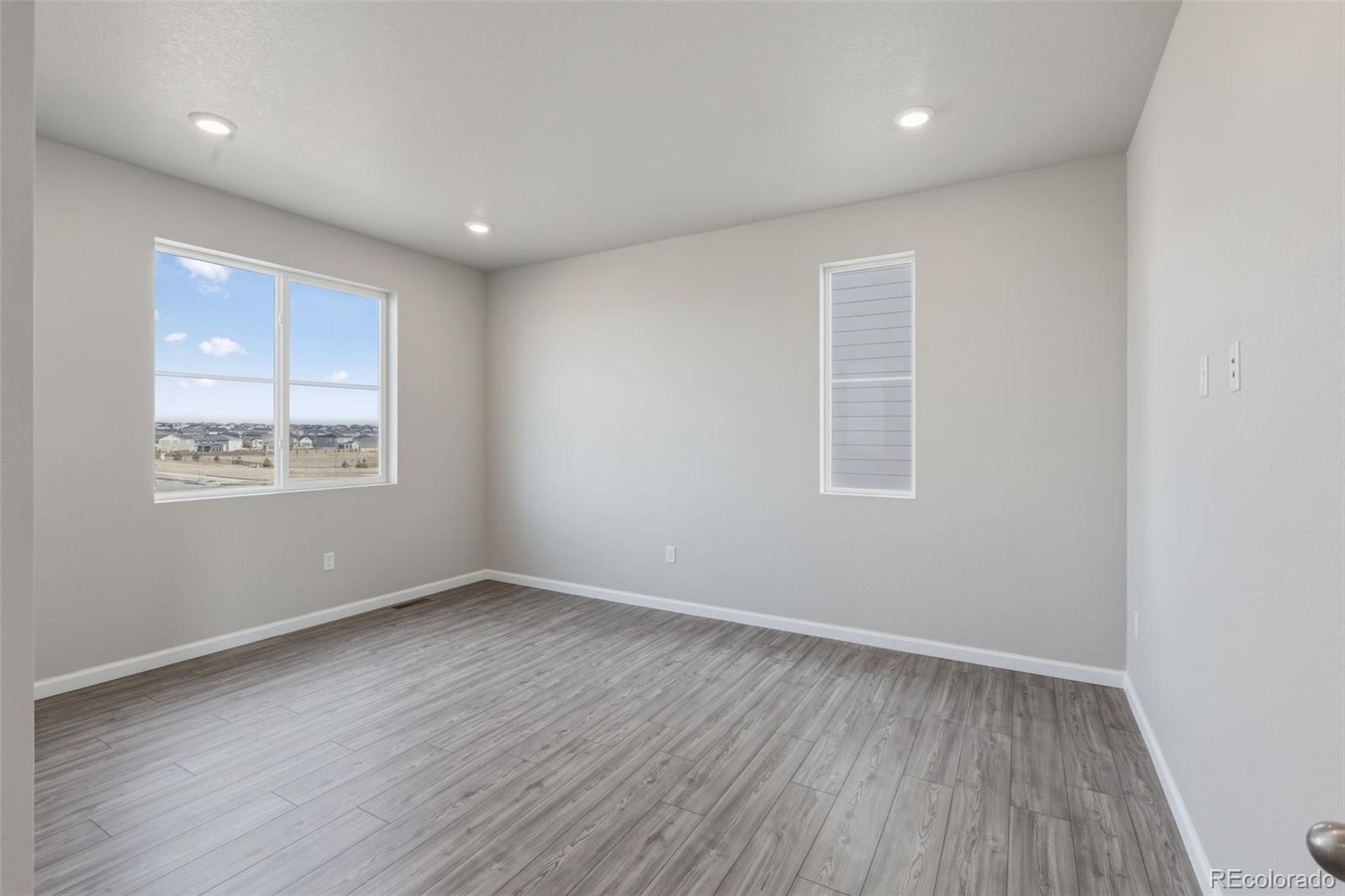 MLS Image #13 for 24317 e river front drive,aurora, Colorado