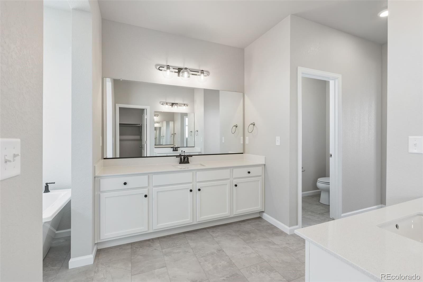 MLS Image #18 for 24317 e river front drive,aurora, Colorado