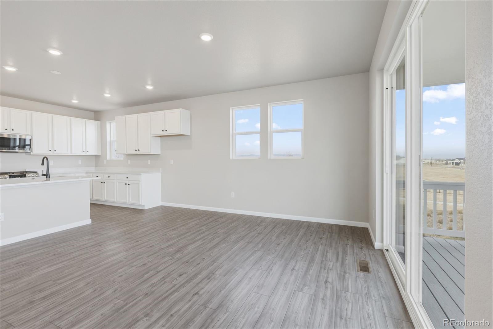 MLS Image #7 for 24317 e river front drive,aurora, Colorado