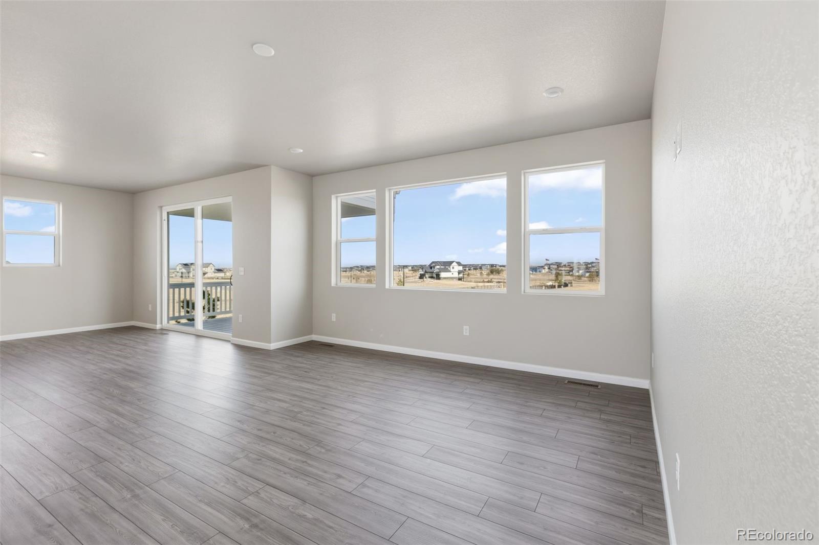 MLS Image #9 for 24317 e river front drive,aurora, Colorado