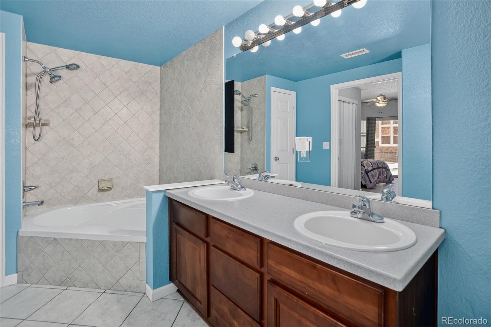 MLS Image #8 for 5800  tower road,denver, Colorado