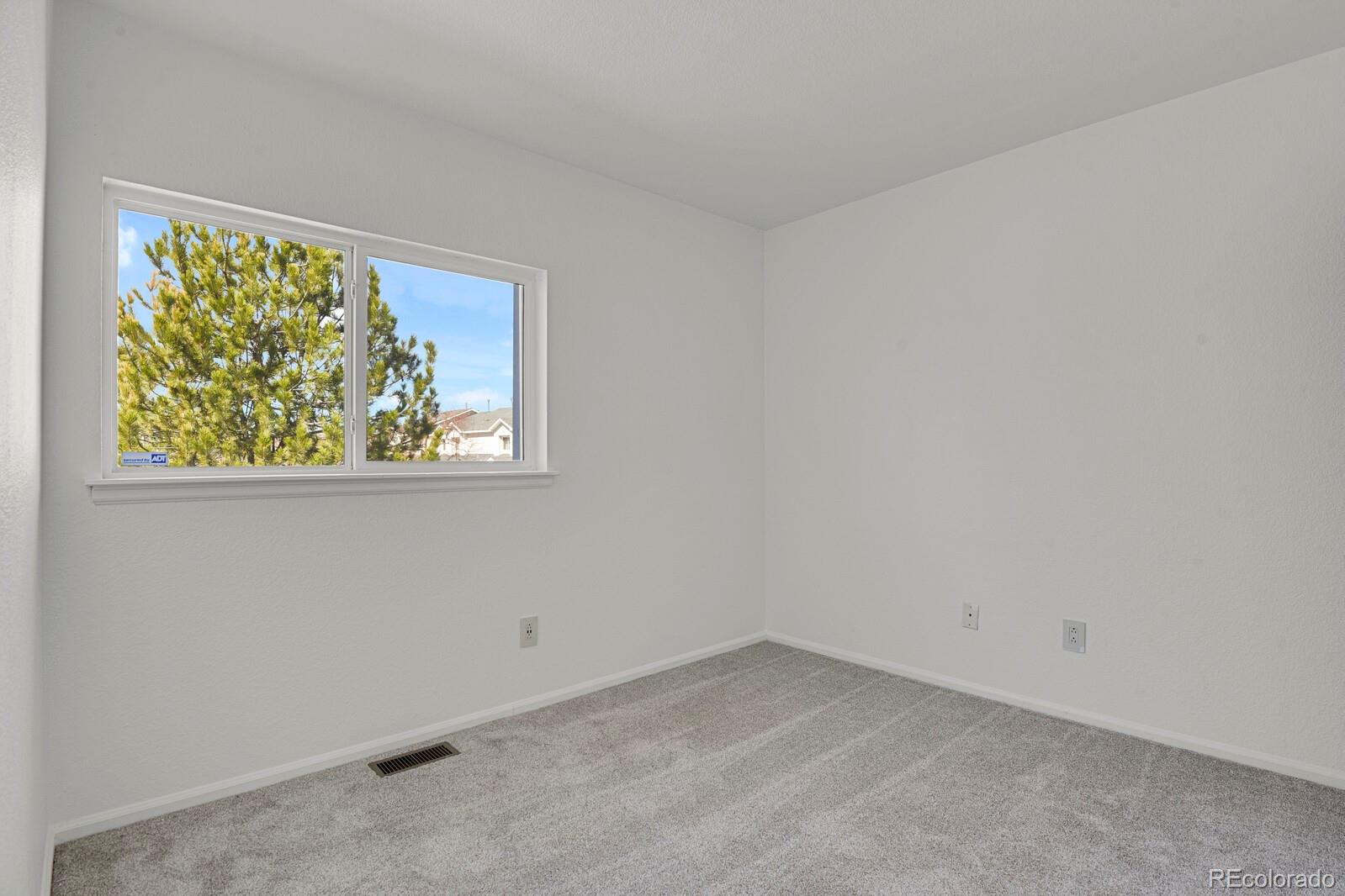 MLS Image #15 for 7726 s kittredge court,englewood, Colorado