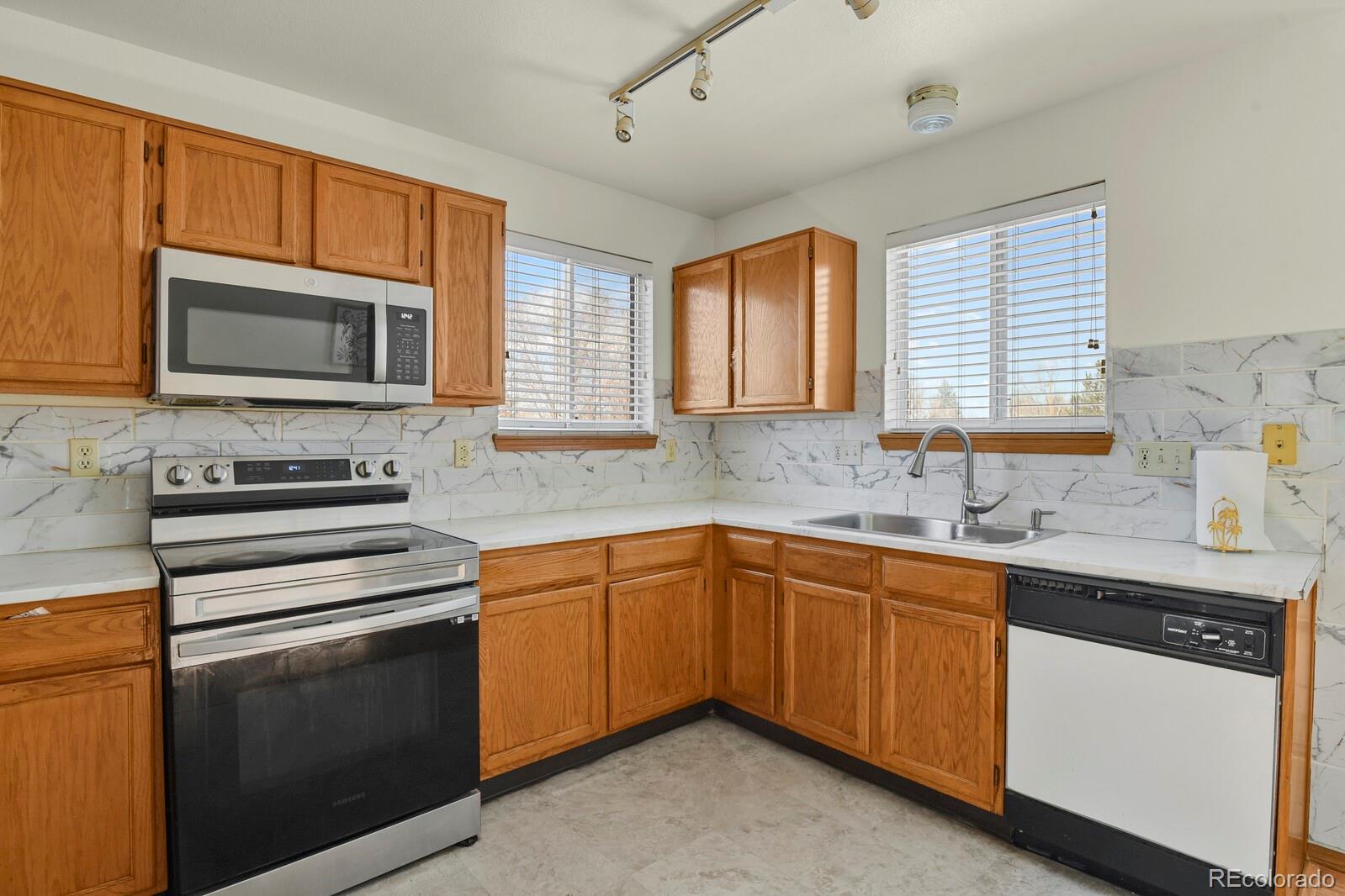 MLS Image #5 for 1890  granby court,aurora, Colorado