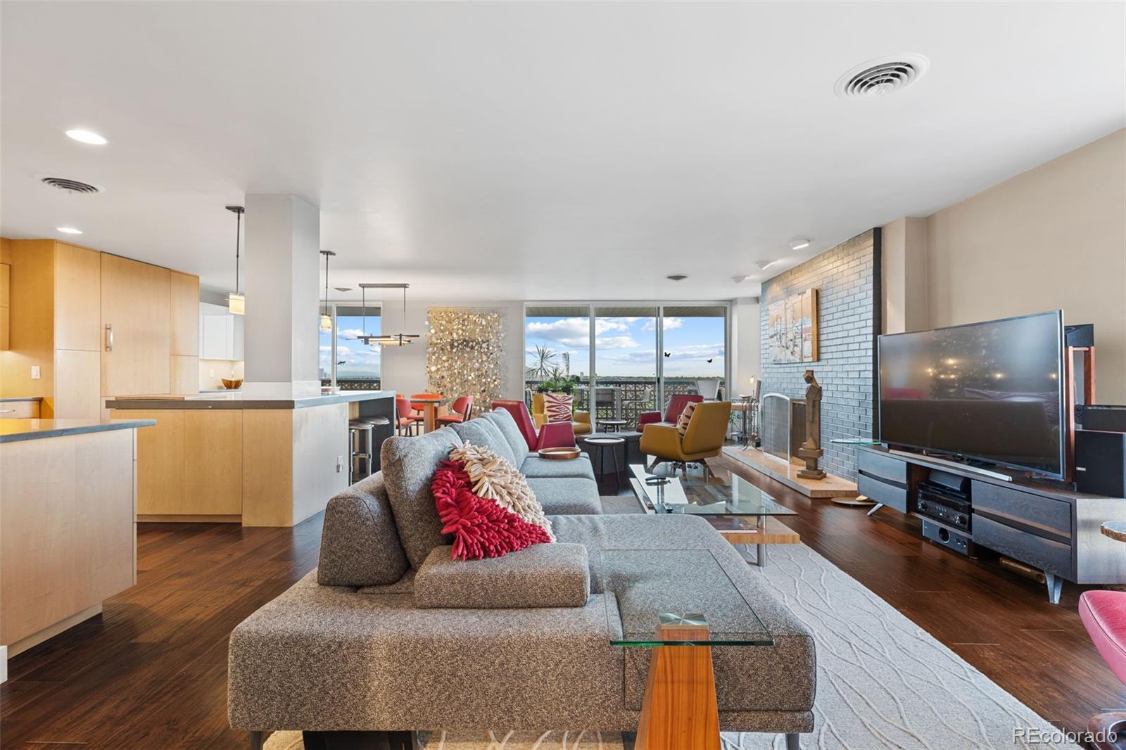 MLS Image #3 for 4570 e yale avenue 1104,denver, Colorado
