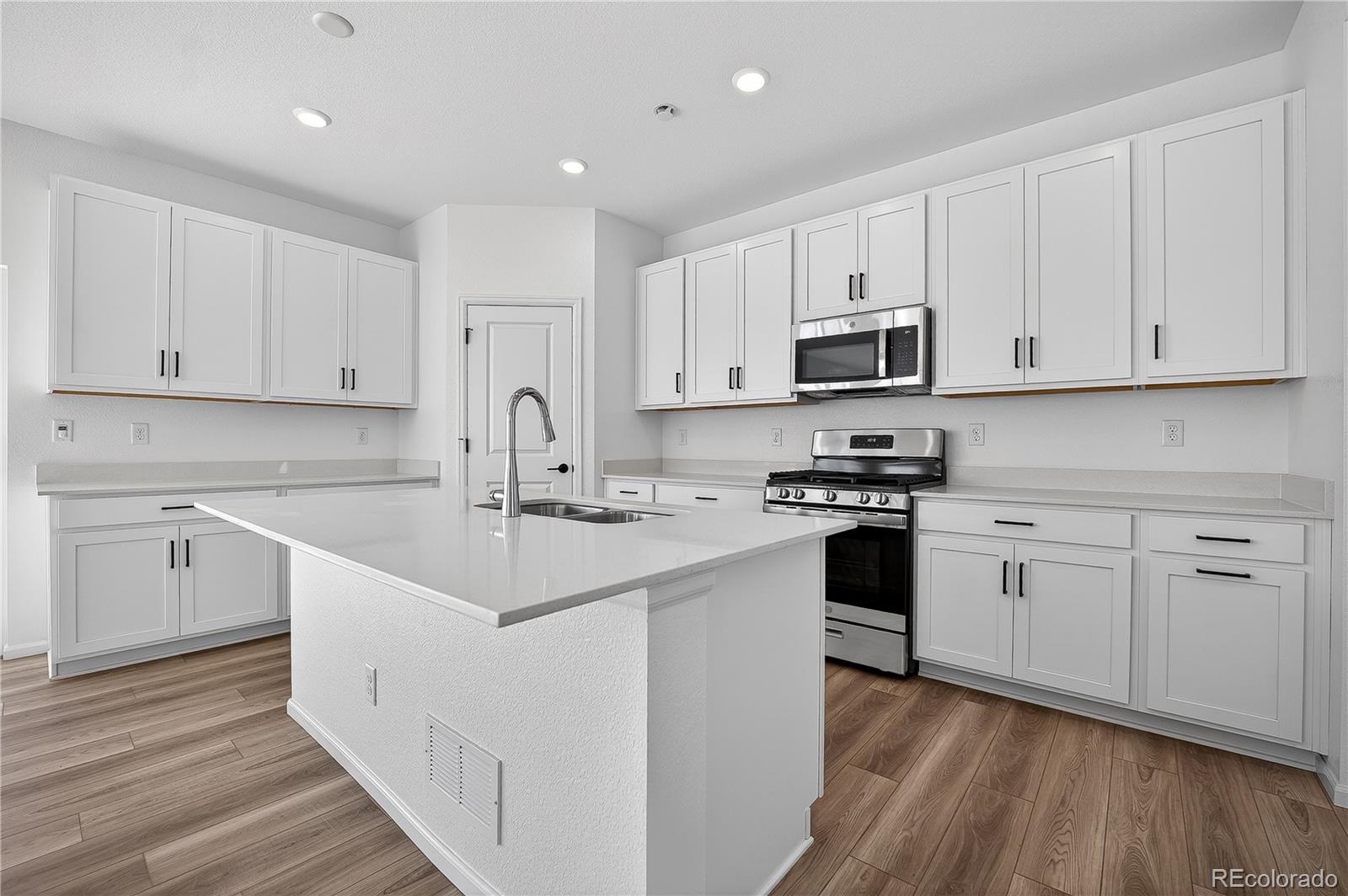 MLS Image #7 for 700  96th avenue place,greeley, Colorado