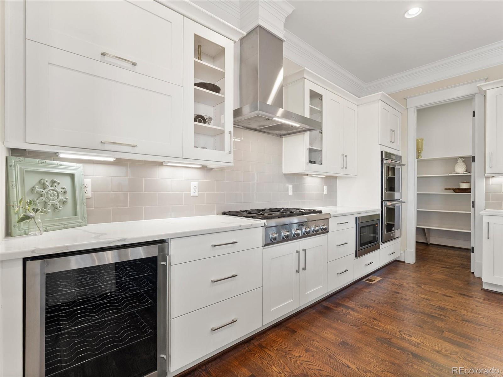 MLS Image #11 for 6092  chester street,denver, Colorado