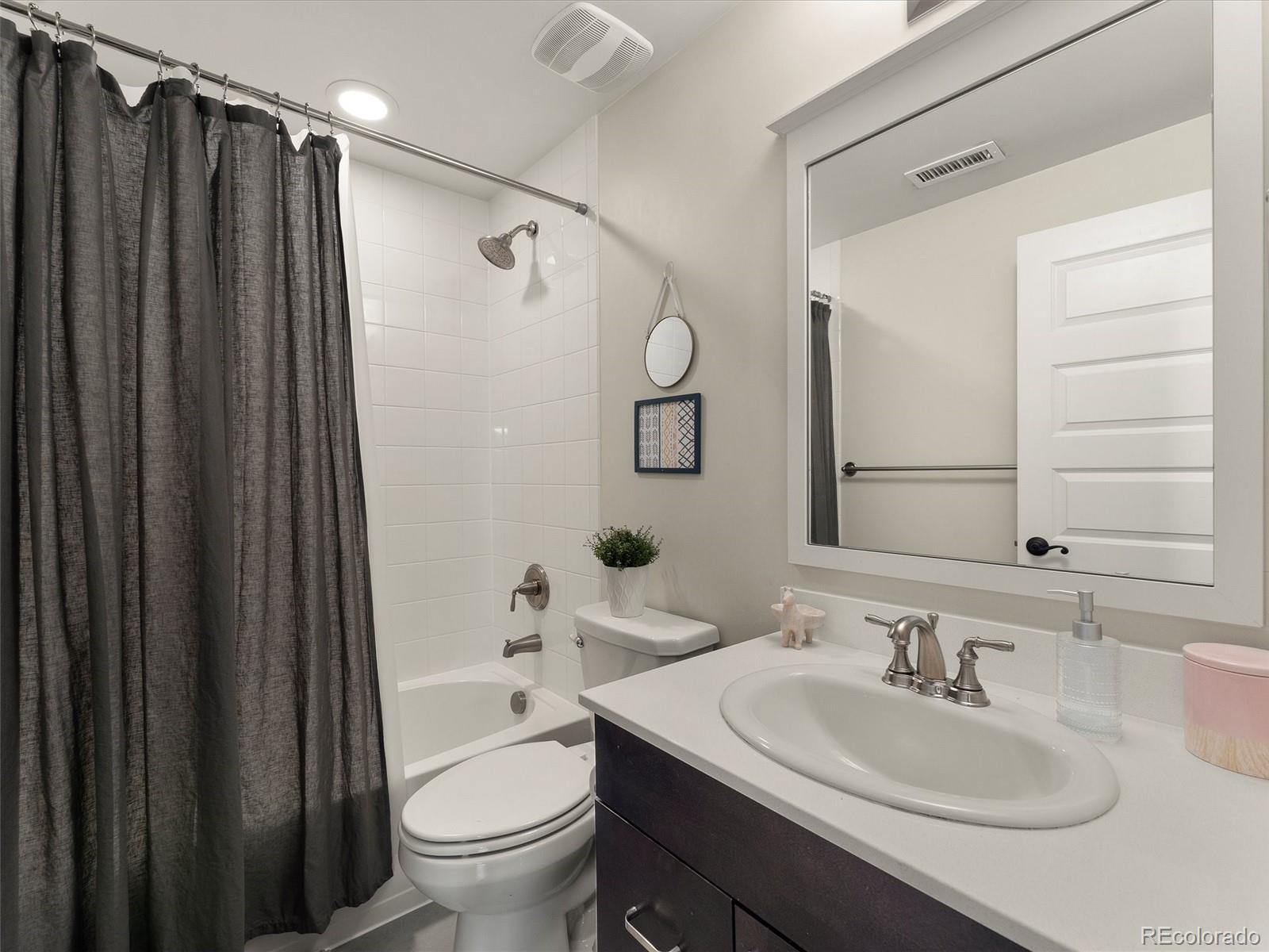 MLS Image #33 for 6092  chester street,denver, Colorado