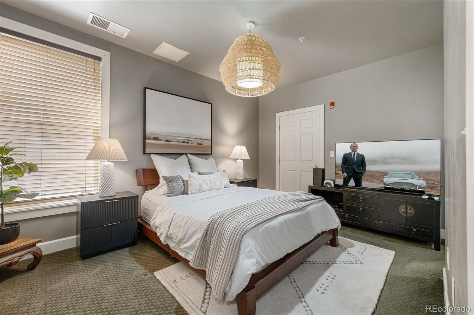 MLS Image #16 for 1630 n clarkson street,denver, Colorado