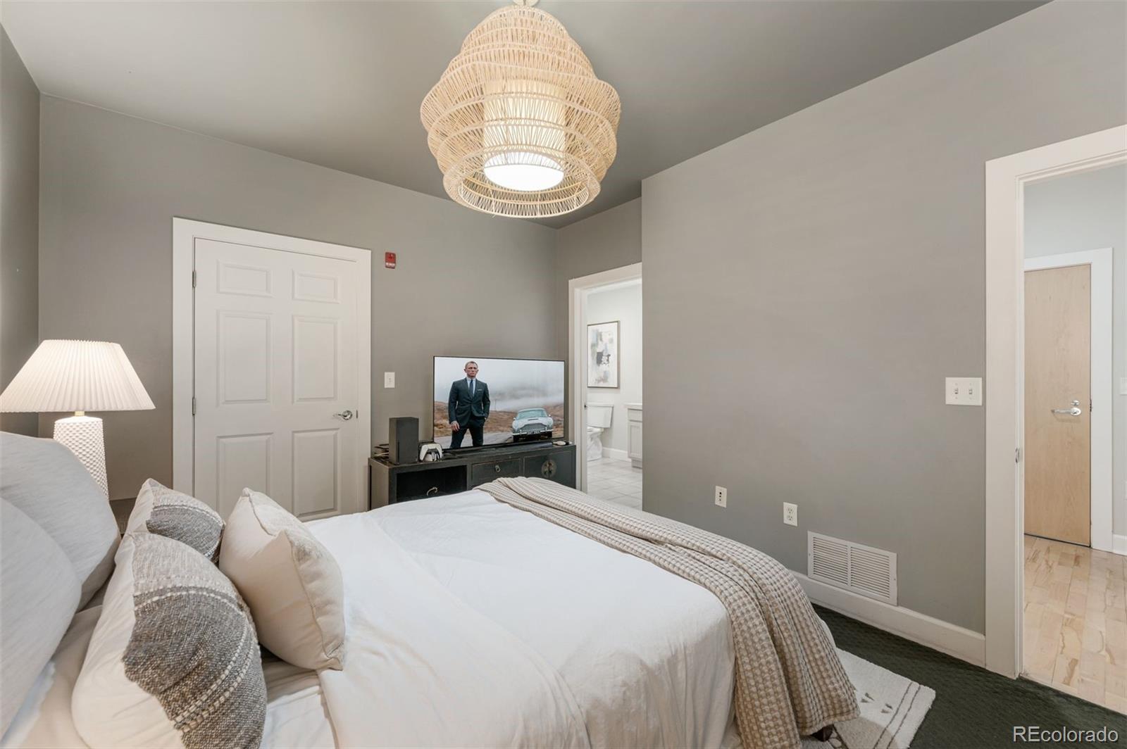 MLS Image #17 for 1630 n clarkson street,denver, Colorado