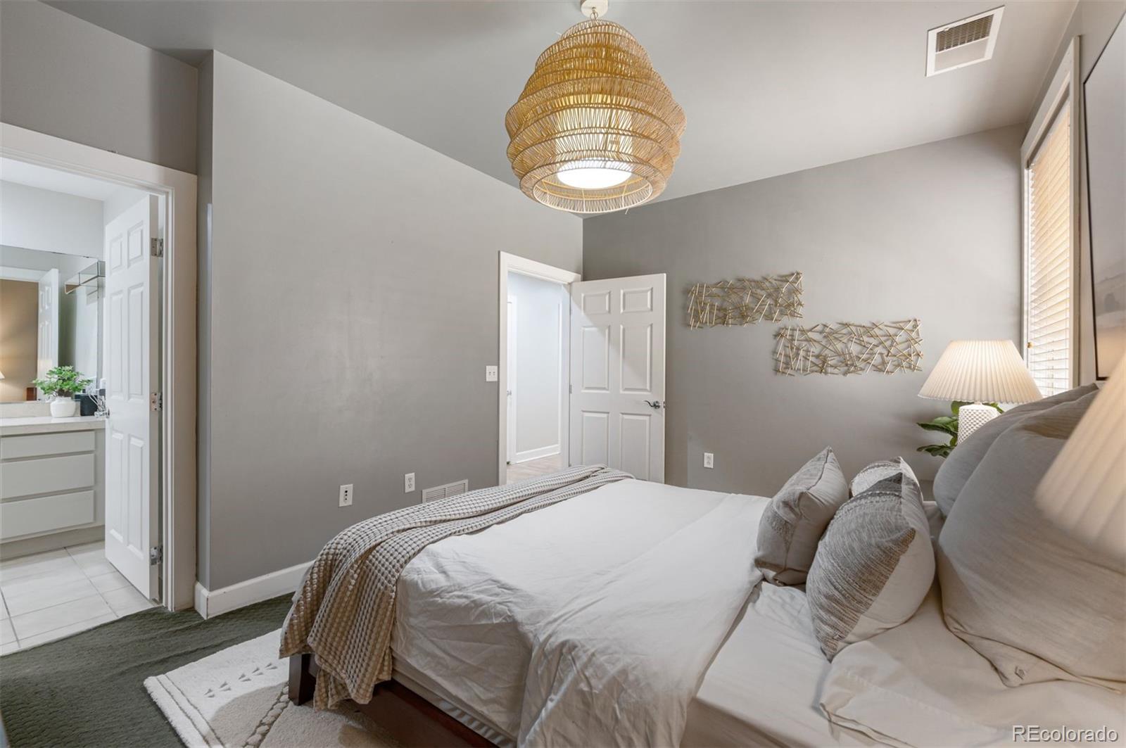 MLS Image #18 for 1630 n clarkson street,denver, Colorado