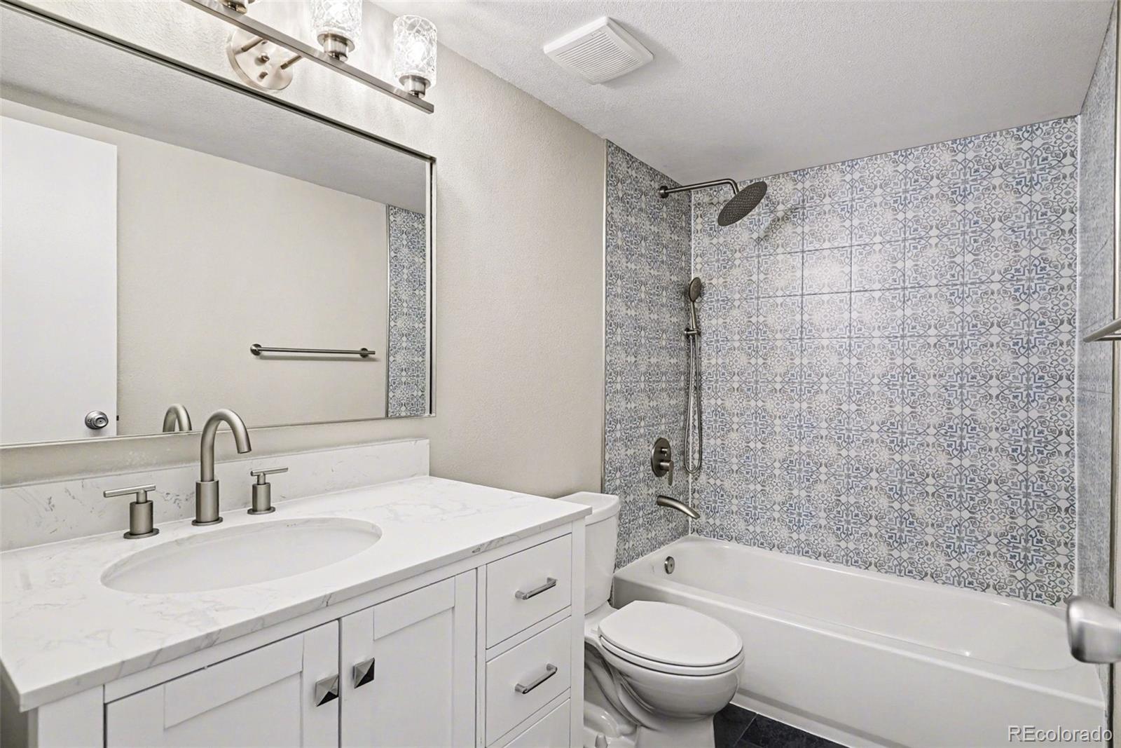 MLS Image #4 for 2120 s vaughn way,aurora, Colorado