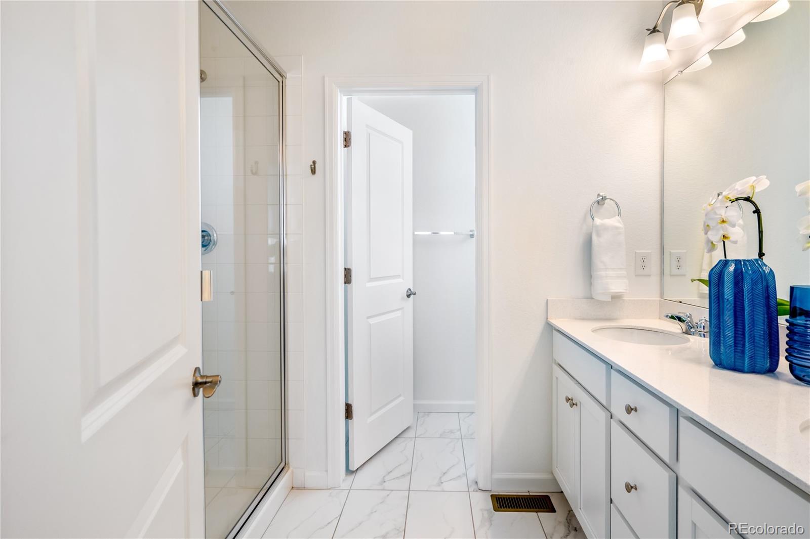 MLS Image #17 for 1828 s poplar court ,denver, Colorado