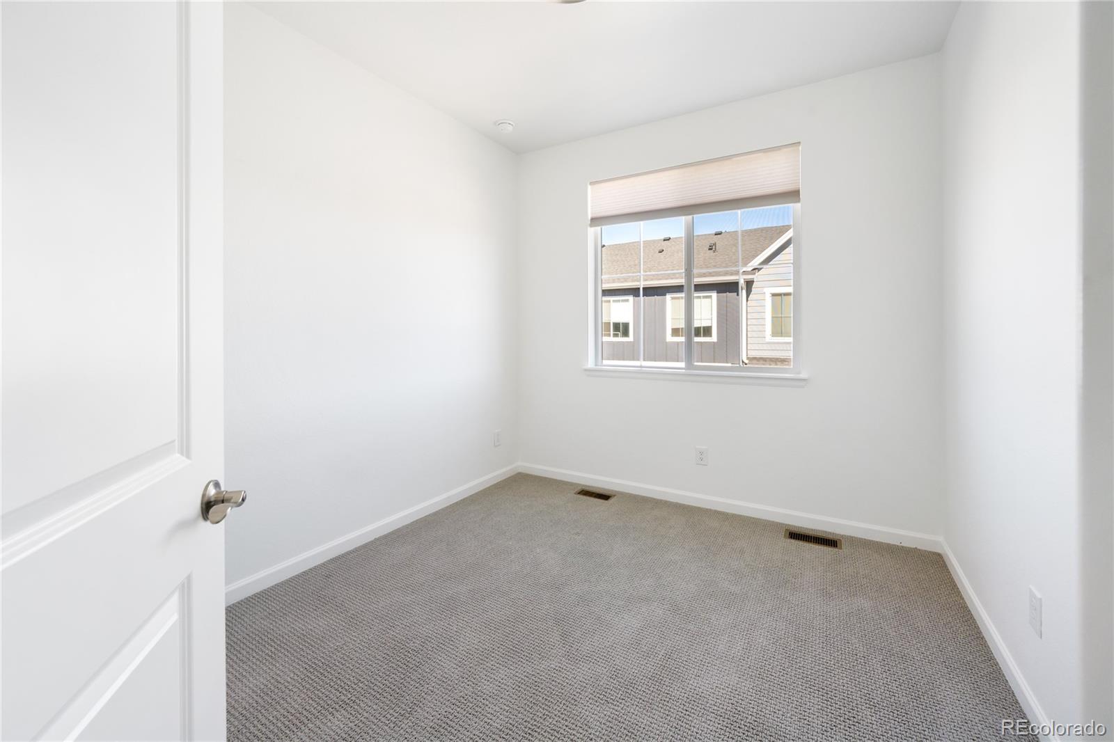 MLS Image #19 for 1828 s poplar court ,denver, Colorado