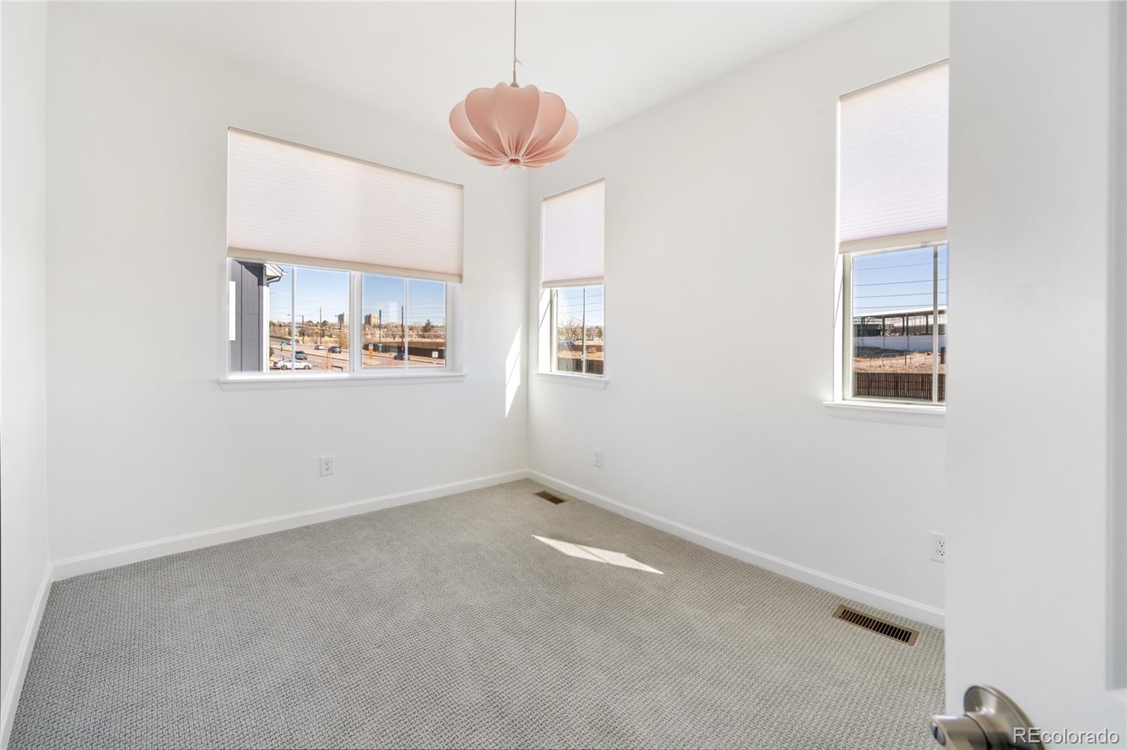 MLS Image #21 for 1828 s poplar court ,denver, Colorado