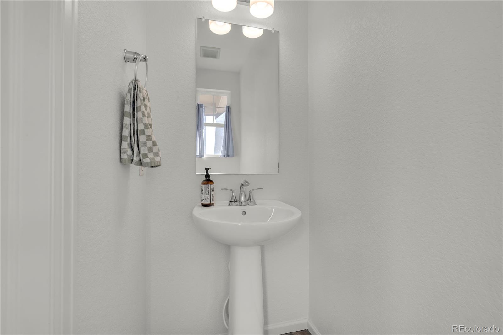 MLS Image #16 for 28436 e 6th place,watkins, Colorado