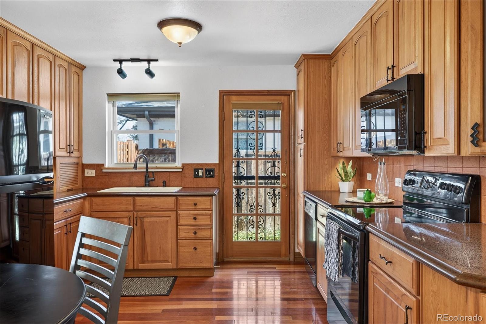 MLS Image #9 for 7134 e 6th avenue parkway,denver, Colorado