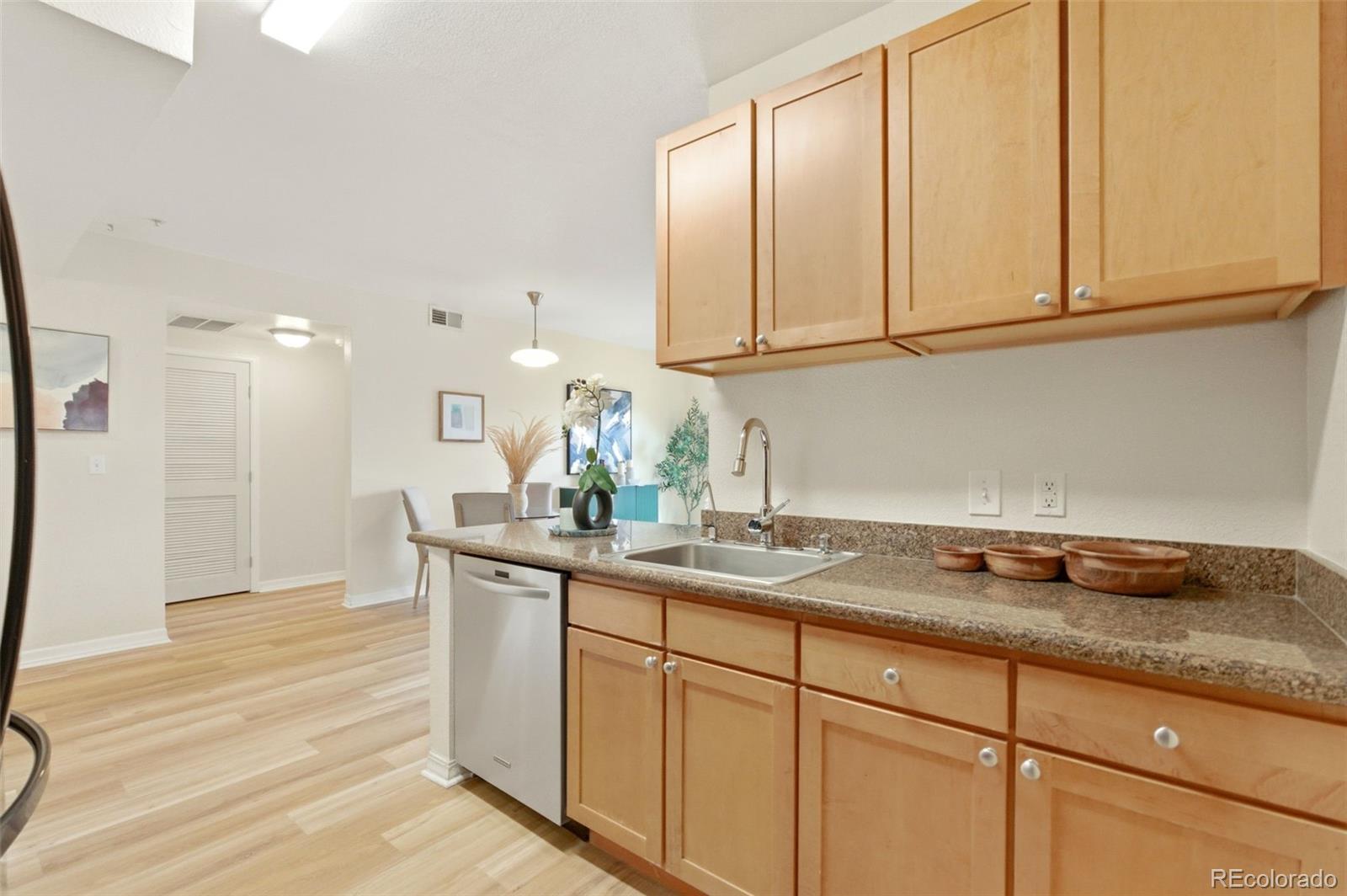 MLS Image #12 for 1623  saint paul street,denver, Colorado
