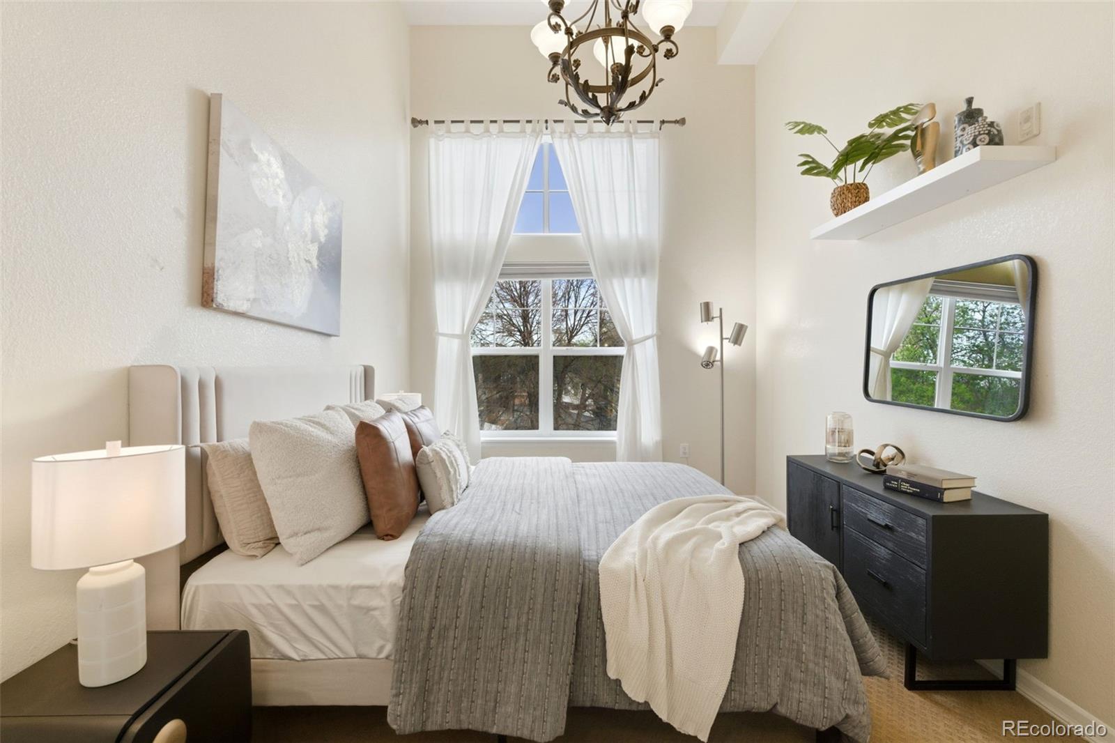 MLS Image #15 for 1623  saint paul street,denver, Colorado
