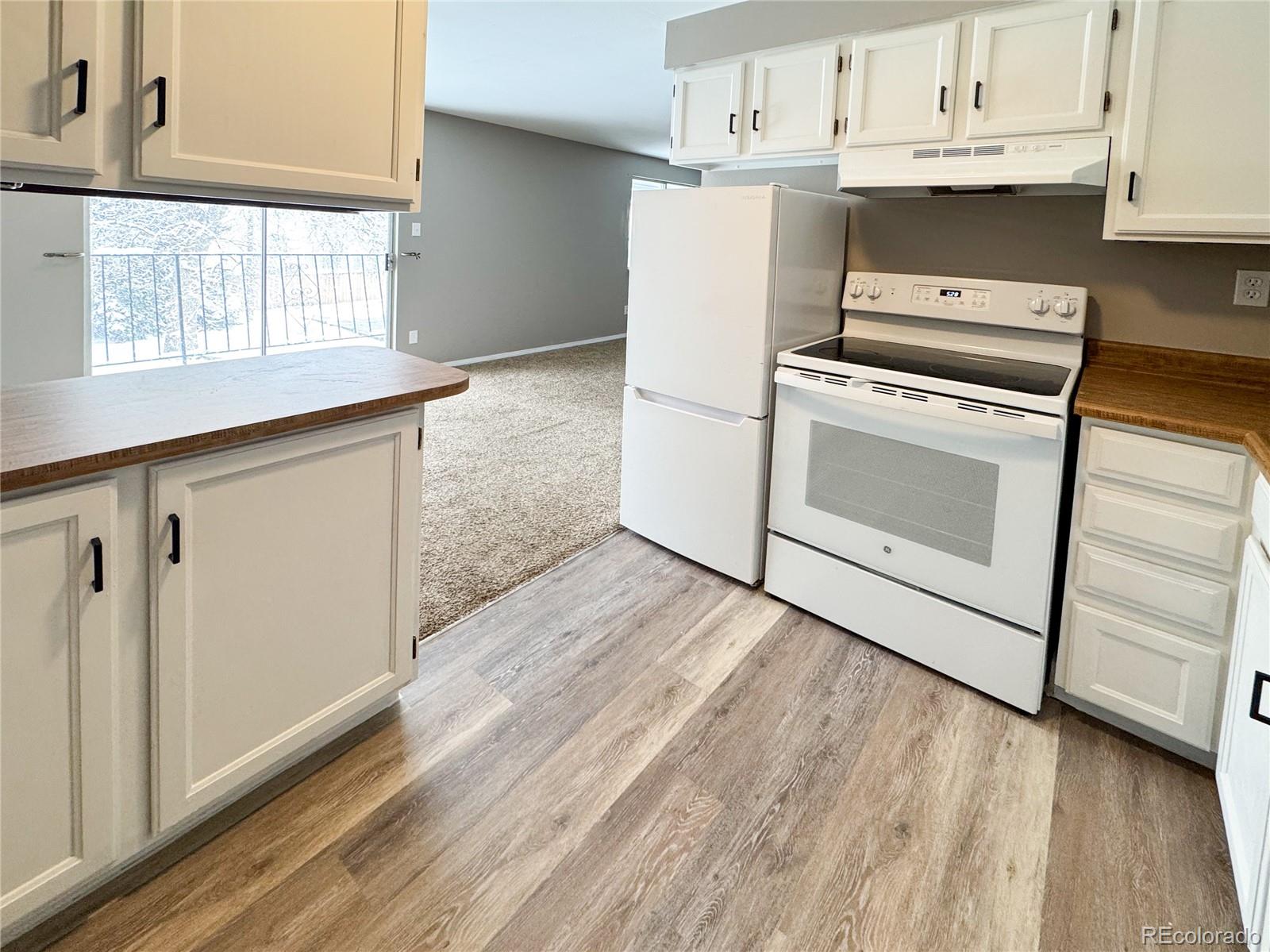 MLS Image #10 for 8870 w jewell avenue,lakewood, Colorado