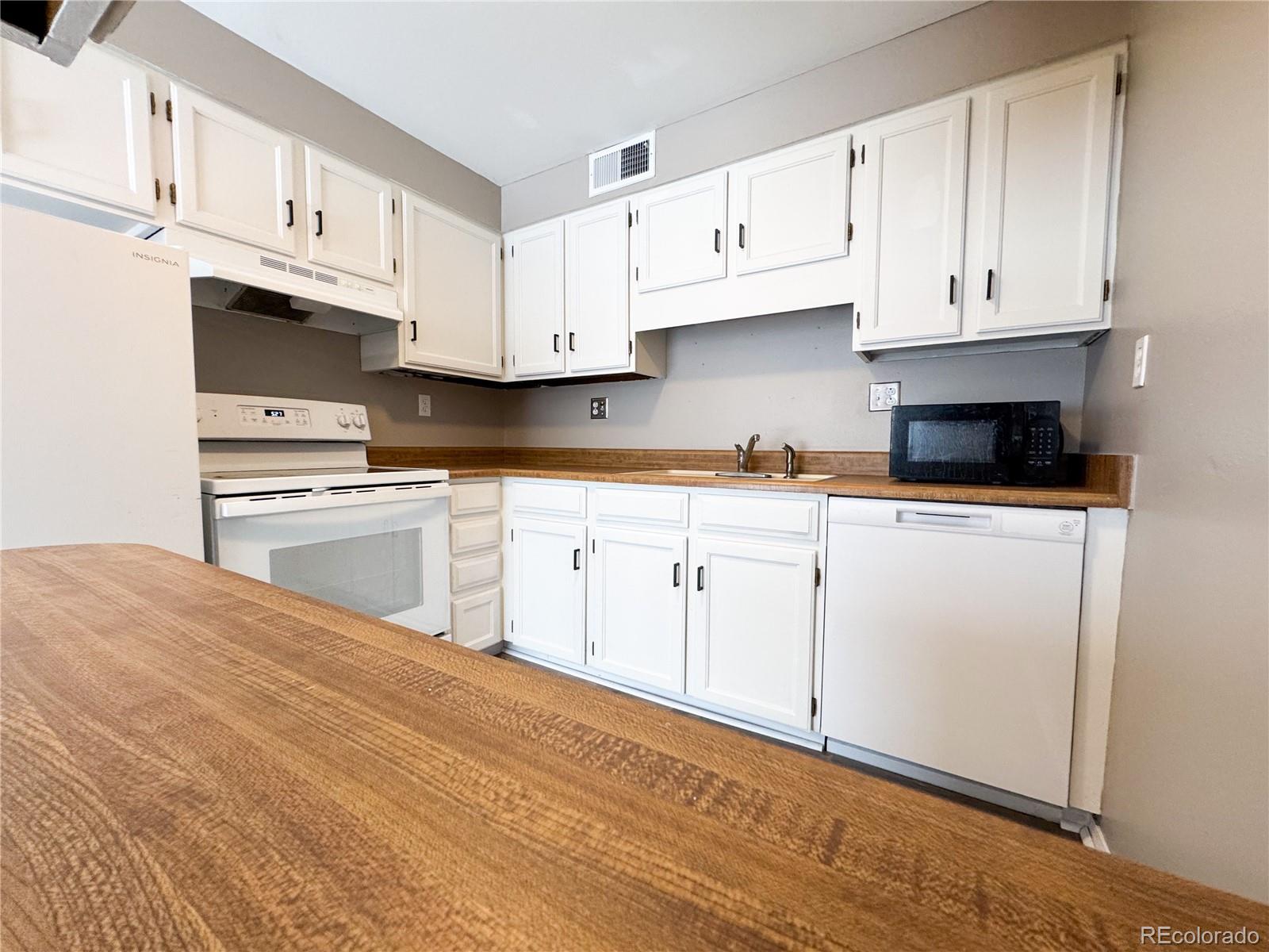 MLS Image #7 for 8870 w jewell avenue,lakewood, Colorado