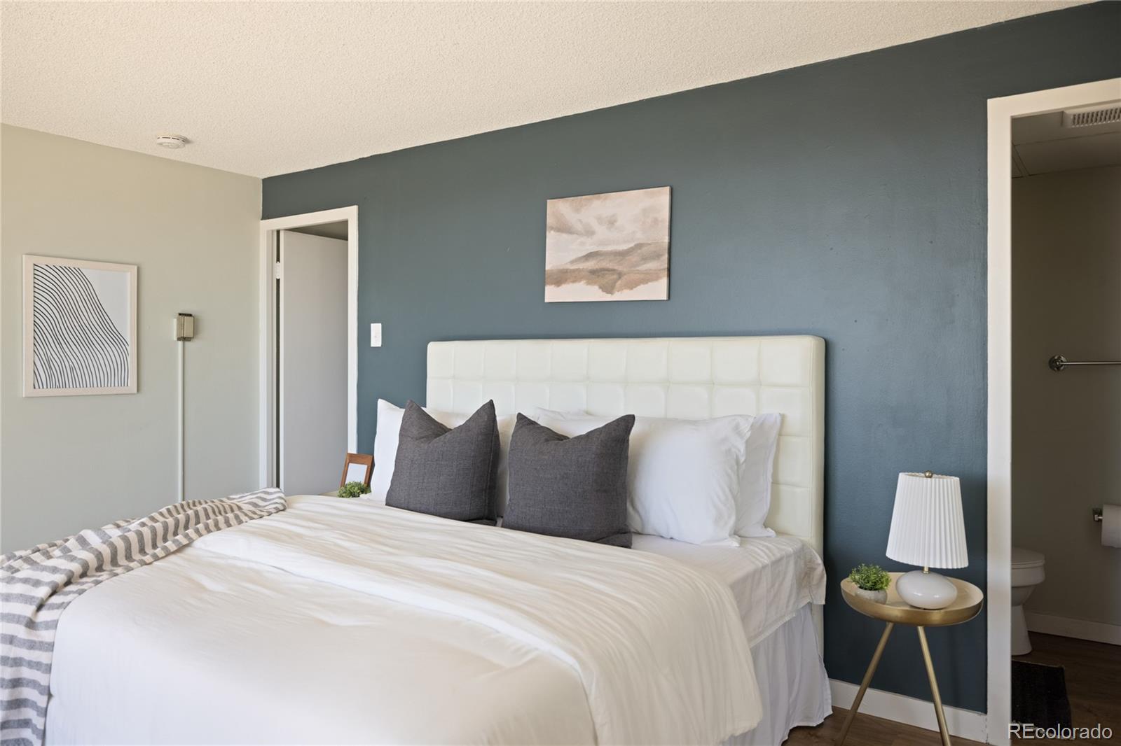 MLS Image #14 for 2225  buchtel boulevard,denver, Colorado