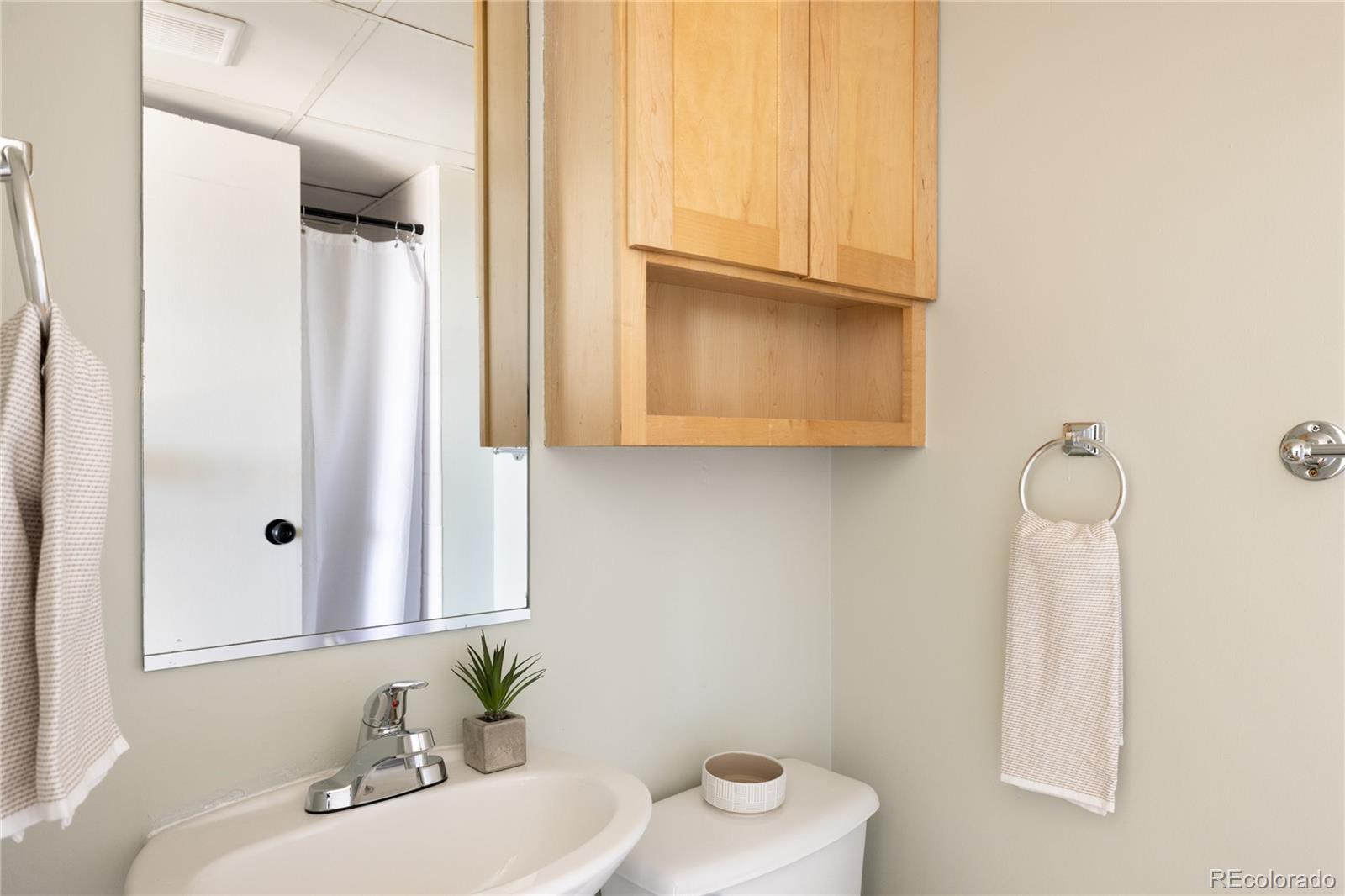 MLS Image #17 for 2225  buchtel boulevard,denver, Colorado