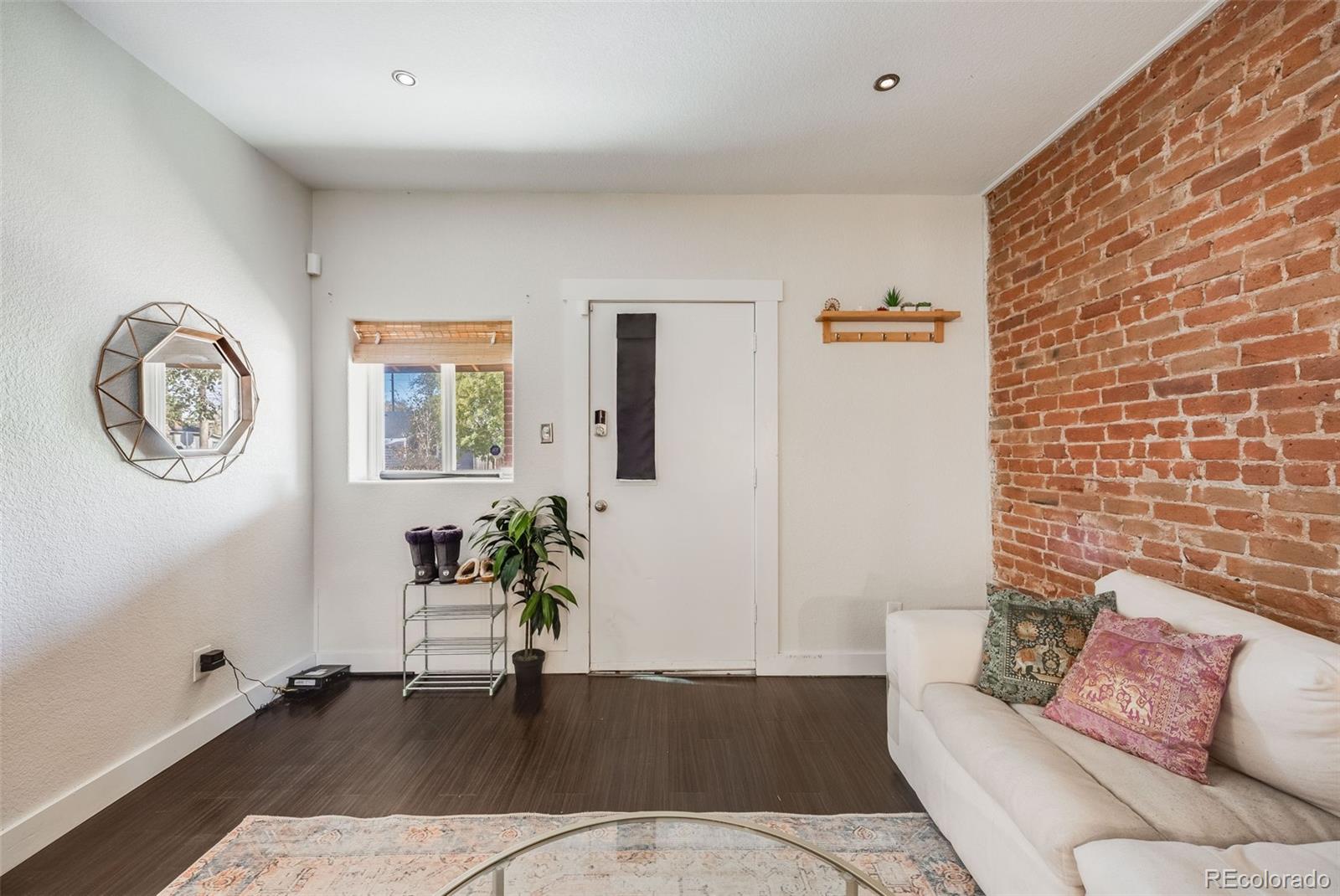MLS Image #5 for 3582 n high street,denver, Colorado