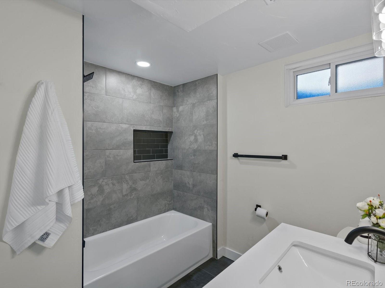 MLS Image #16 for 3630 s hillcrest drive,denver, Colorado