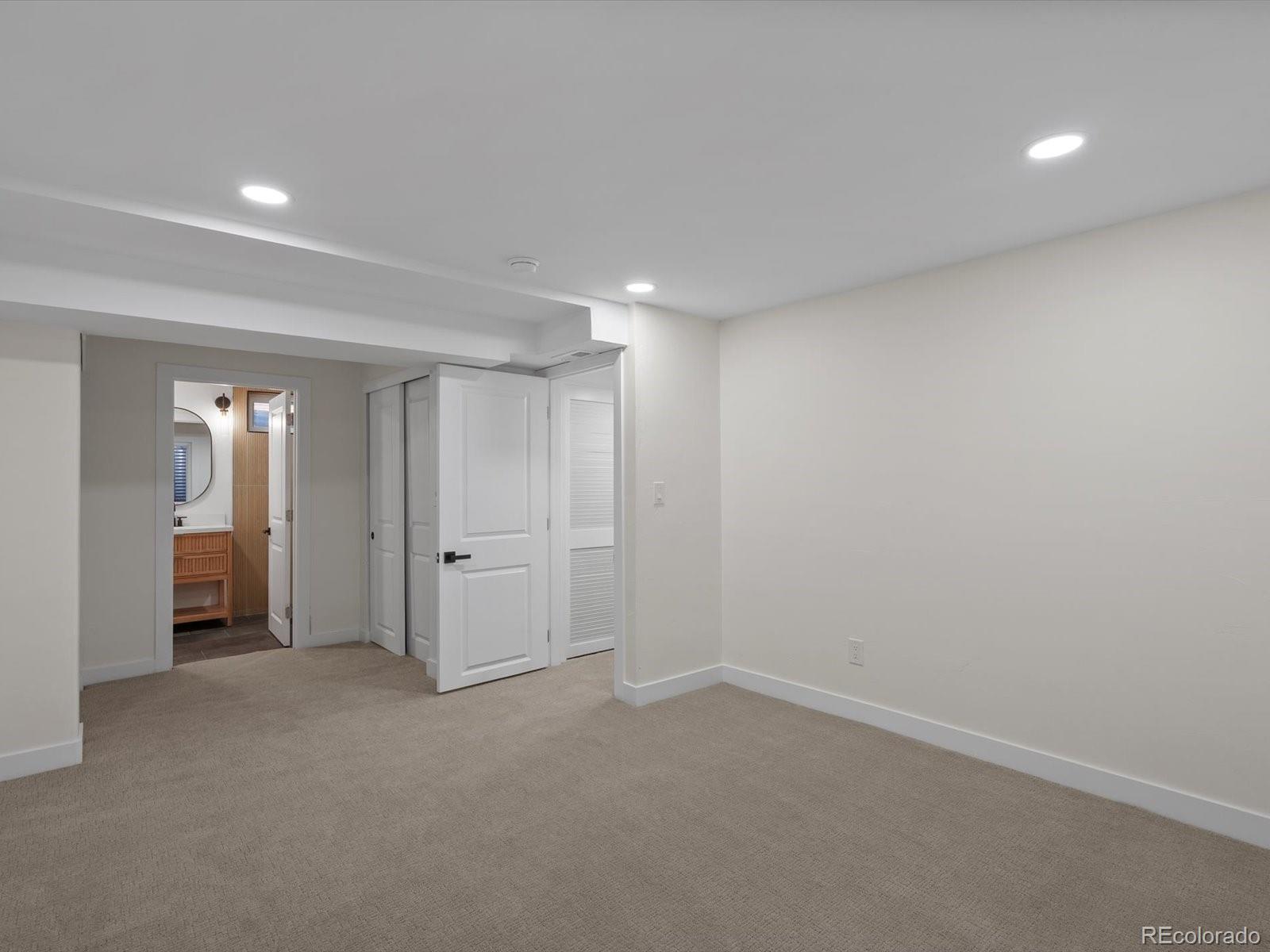 MLS Image #17 for 3630 s hillcrest drive,denver, Colorado