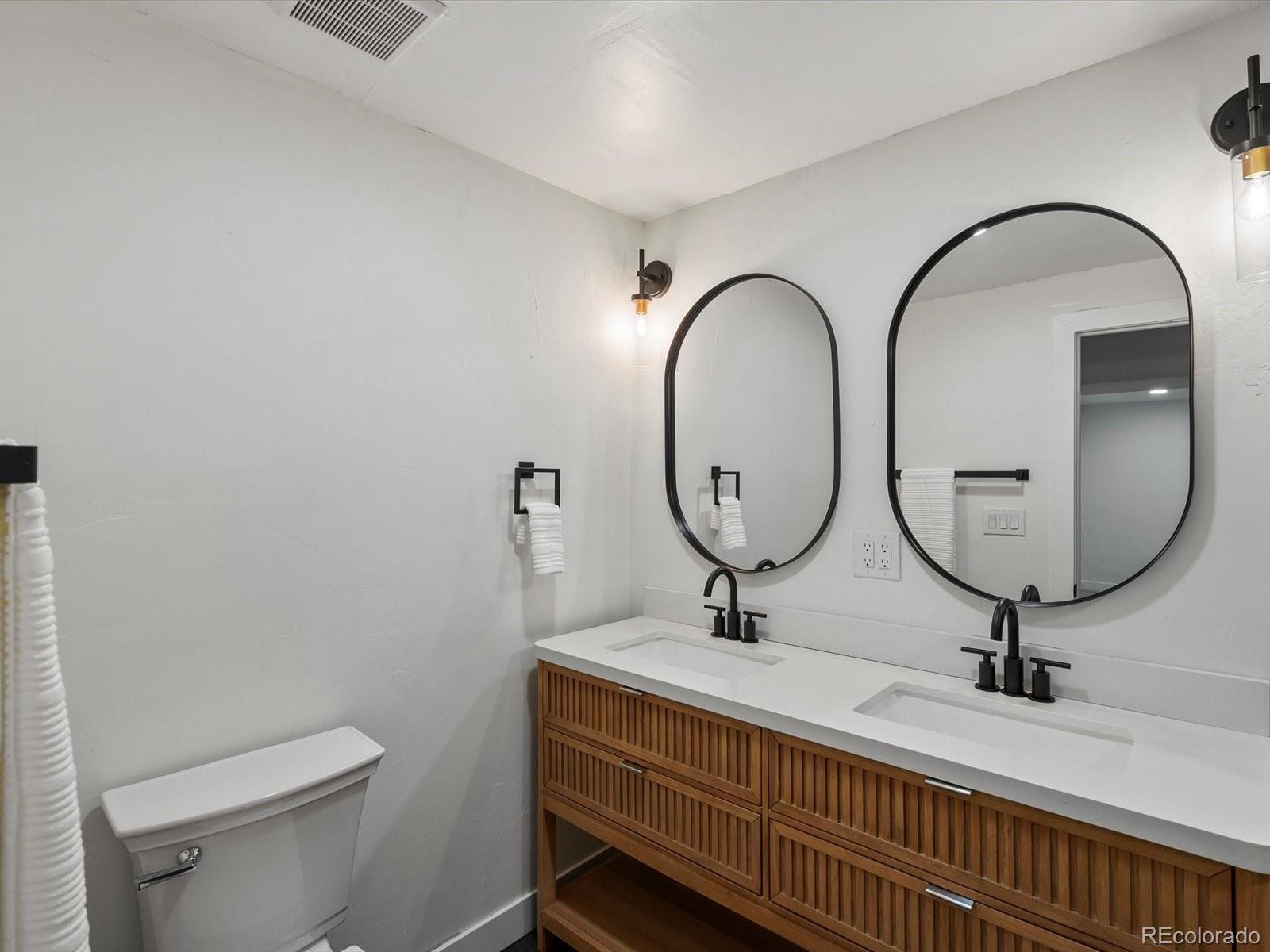 MLS Image #19 for 3630 s hillcrest drive,denver, Colorado