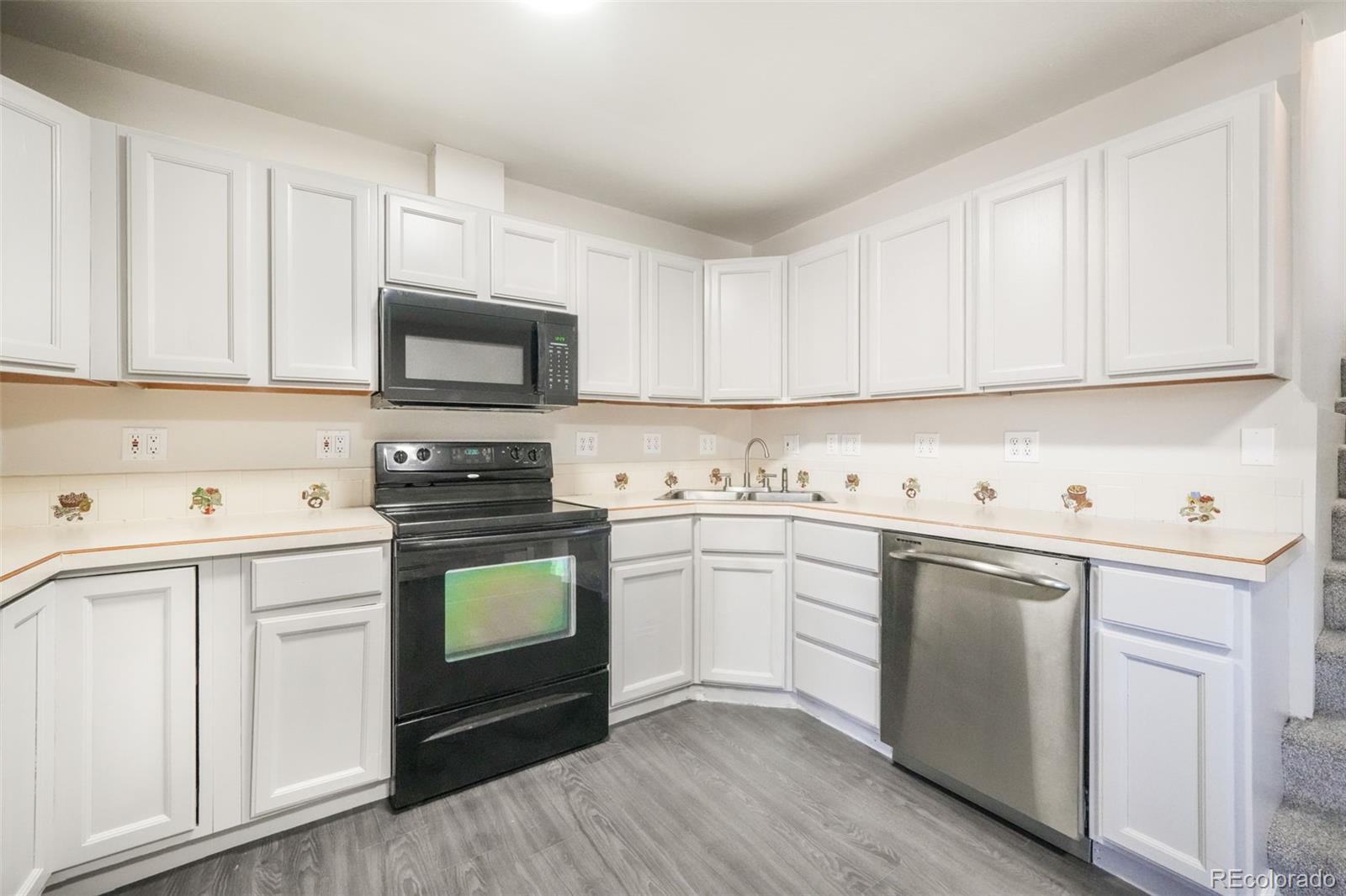 MLS Image #10 for 2218 e st vrain street,colorado springs, Colorado