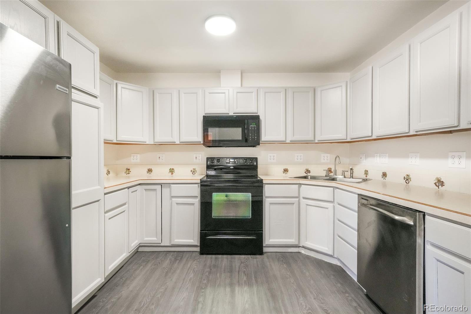 MLS Image #11 for 2218 e st vrain street,colorado springs, Colorado