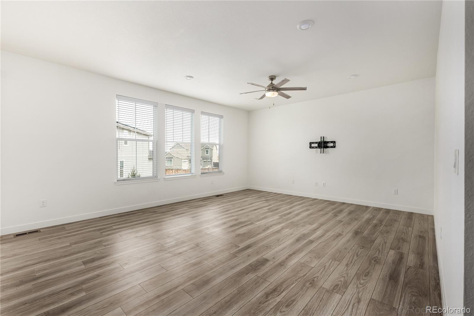 MLS Image #11 for 5339 e 147th avenue,thornton, Colorado