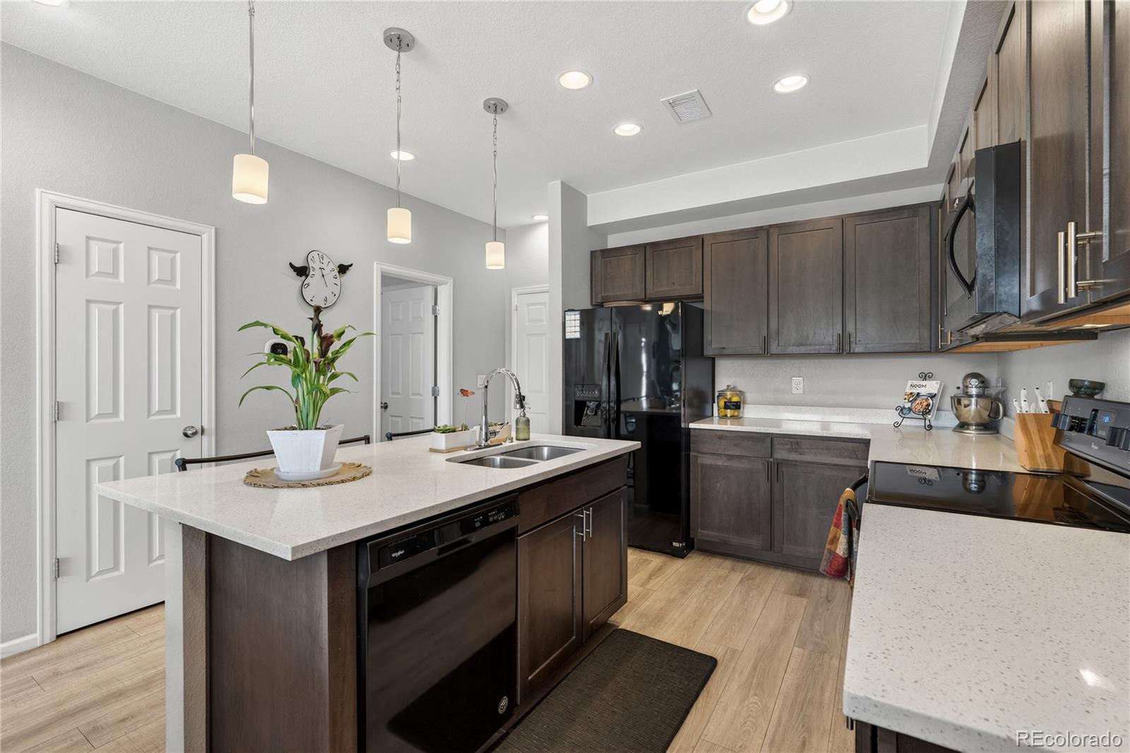 MLS Image #11 for 16025 e elk place,denver, Colorado