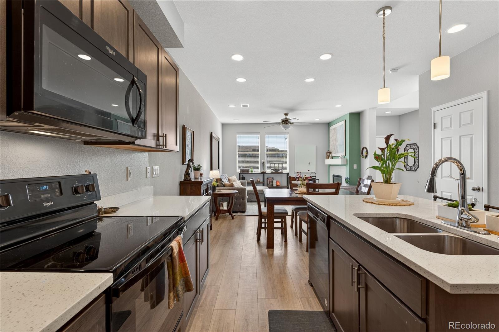 MLS Image #13 for 16025 e elk place,denver, Colorado