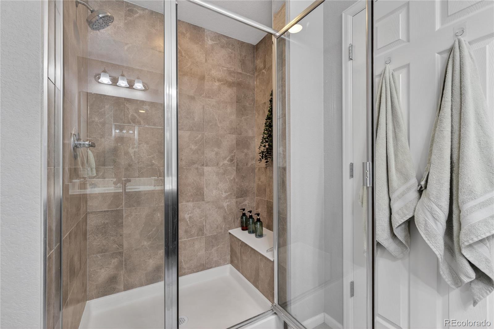 MLS Image #19 for 16025 e elk place,denver, Colorado