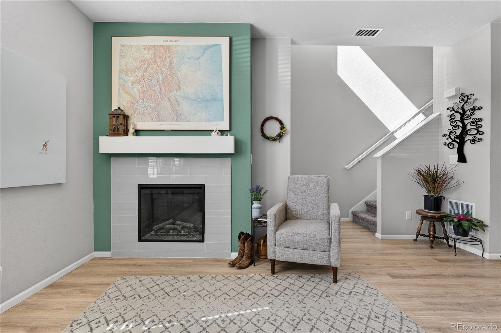 MLS Image #4 for 16025 e elk place,denver, Colorado