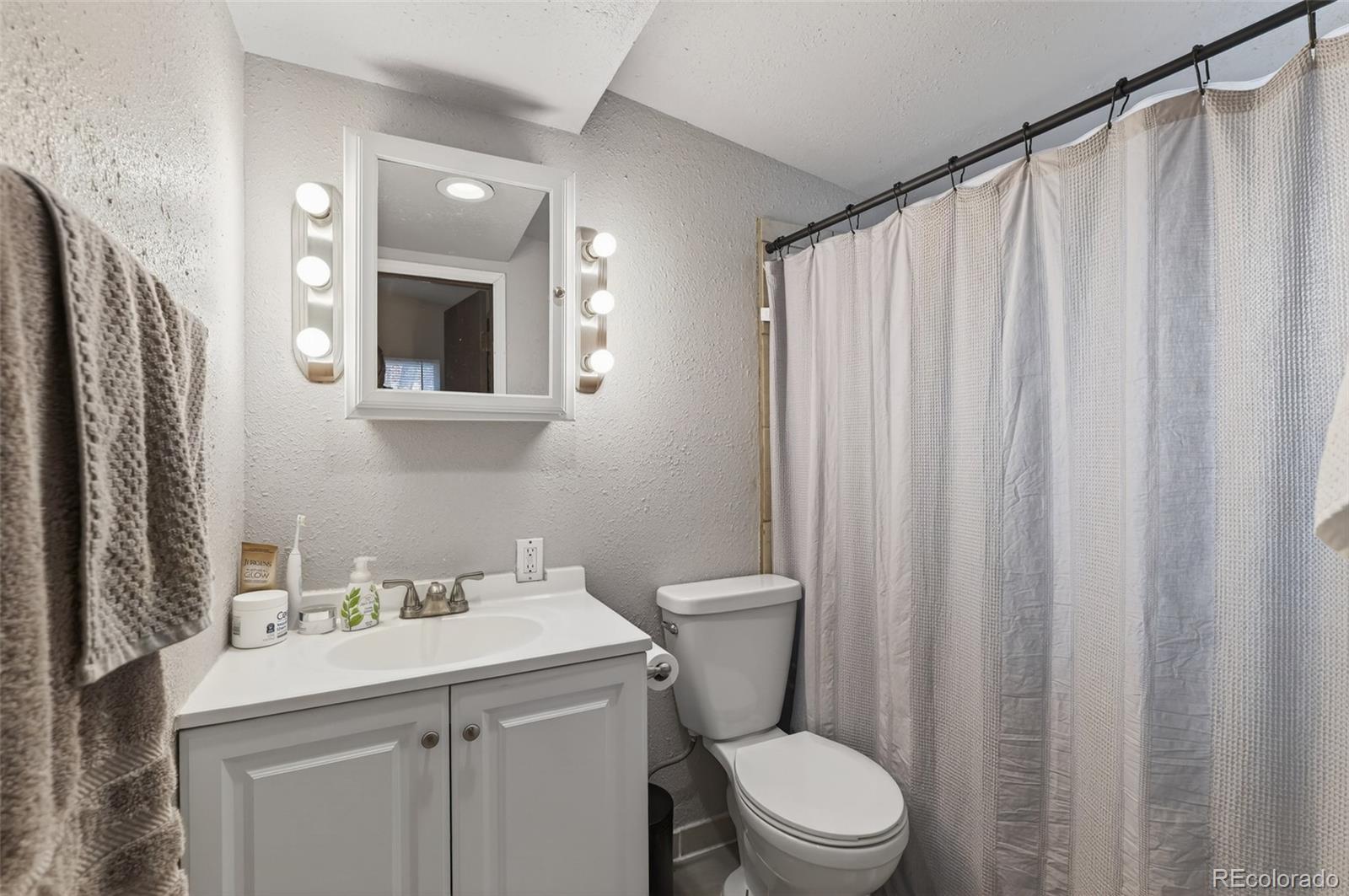 MLS Image #13 for 5101-5105 e 8th avenue,denver, Colorado