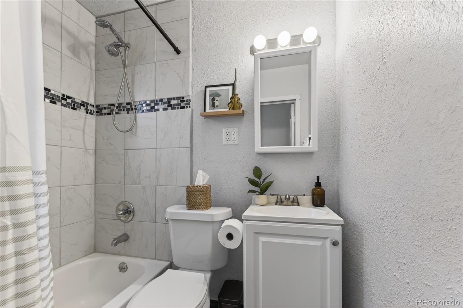 MLS Image #14 for 5101-5105 e 8th avenue,denver, Colorado