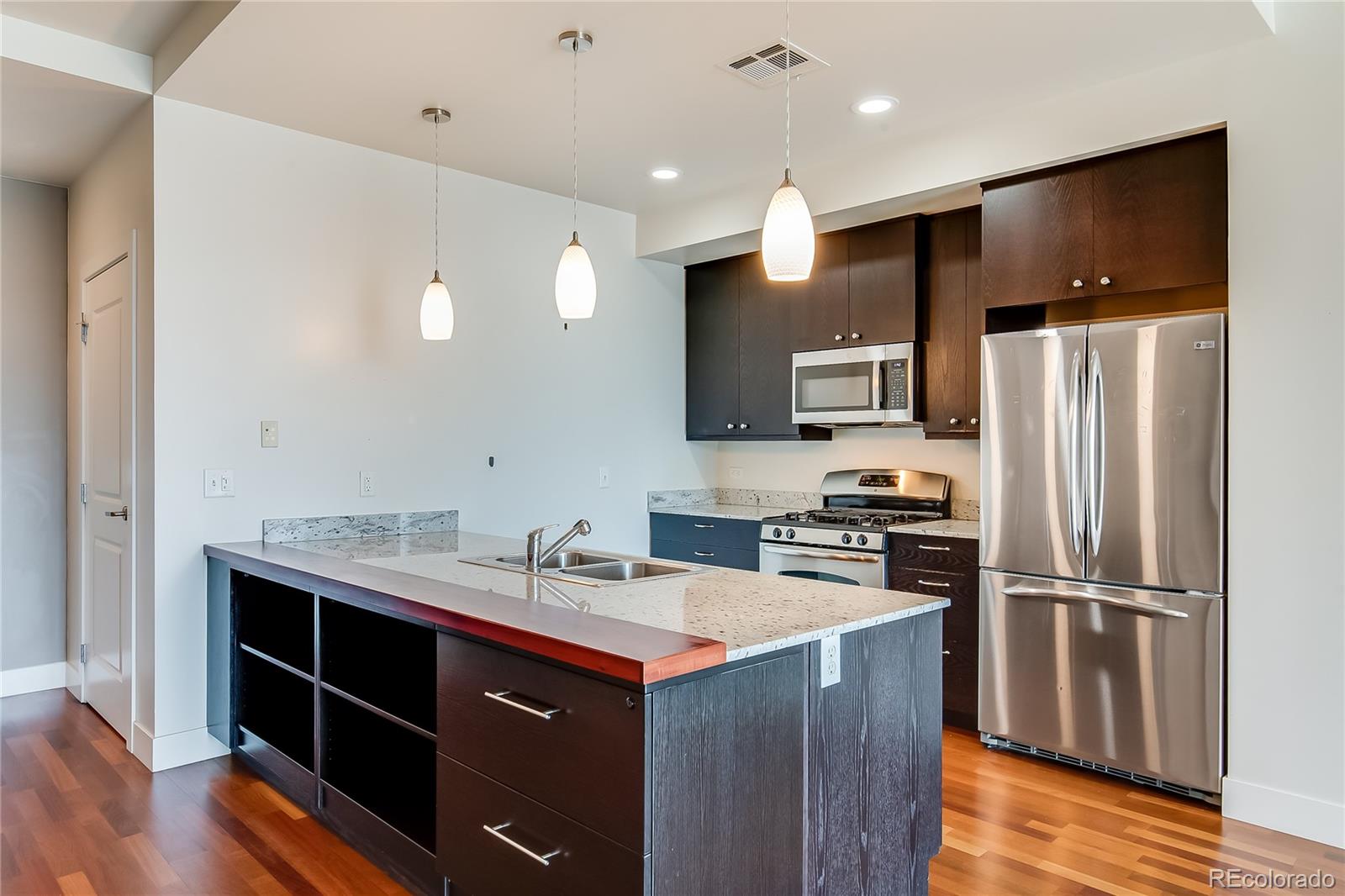 MLS Image #2 for 2001  lincoln street 1024,denver, Colorado