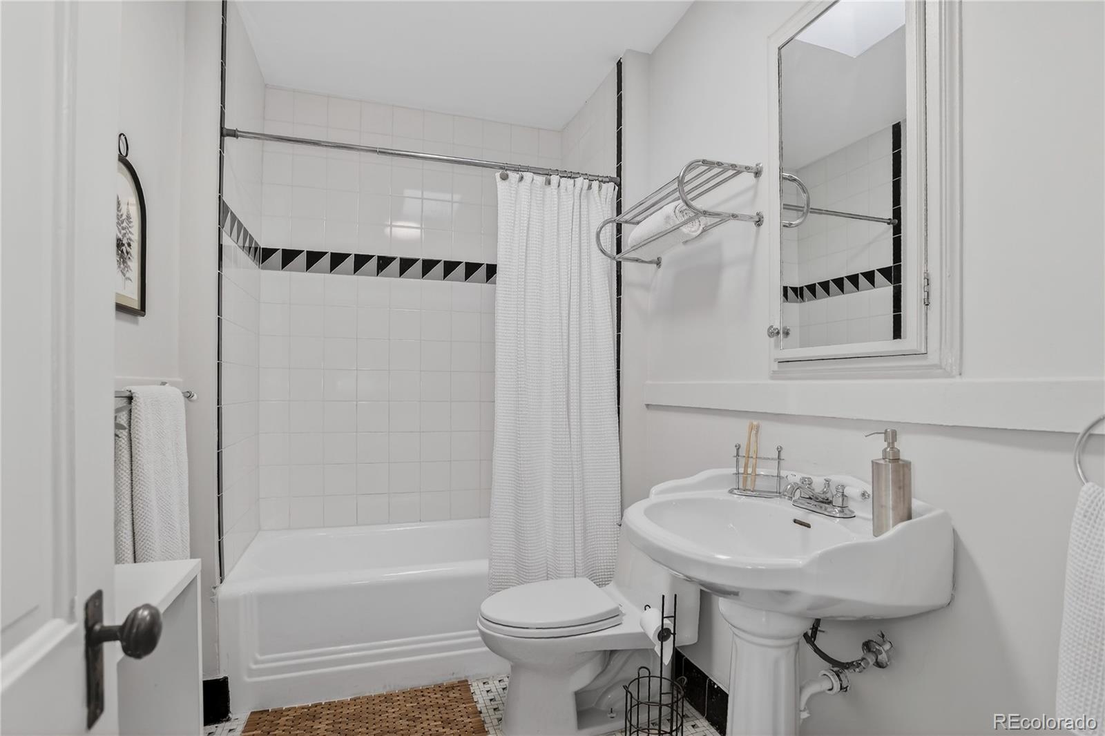 MLS Image #4 for 1902 e 17th avenue,denver, Colorado
