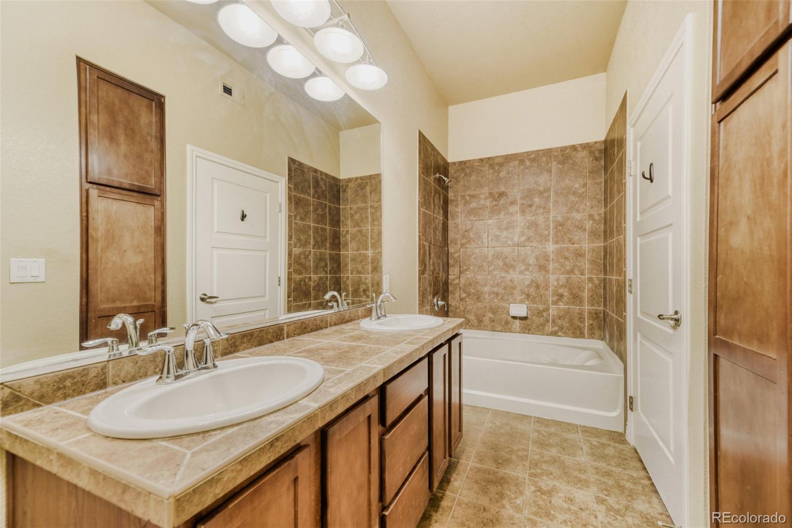 MLS Image #15 for 10111  inverness main street,englewood, Colorado
