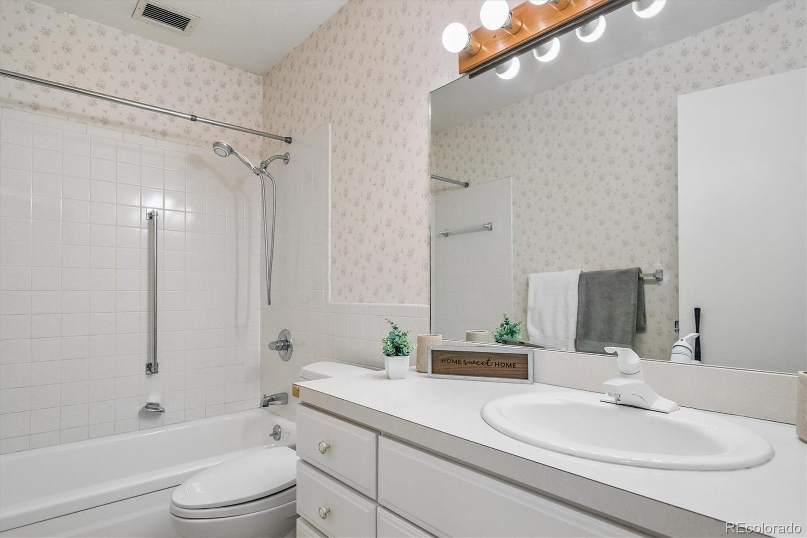 MLS Image #16 for 650 s clinton street 5d,denver, Colorado