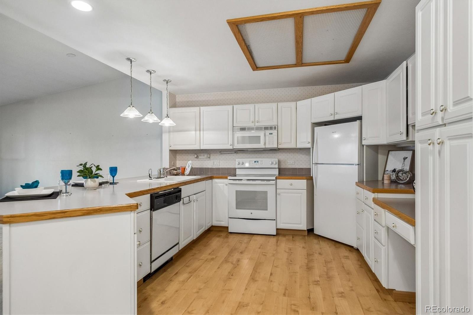 MLS Image #2 for 650 s clinton street 5d,denver, Colorado