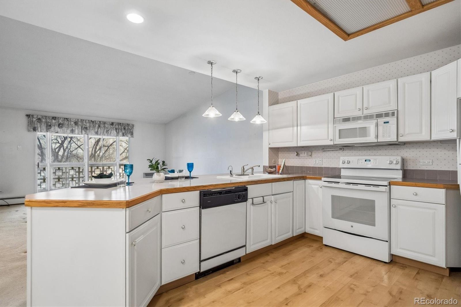 MLS Image #3 for 650 s clinton street 5d,denver, Colorado