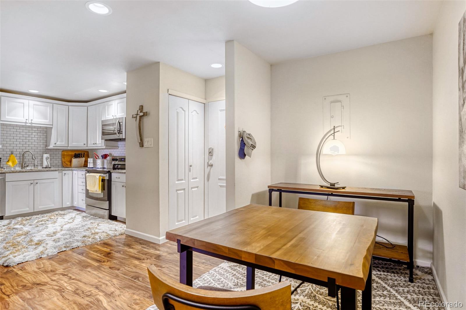 MLS Image #14 for 750 s clinton street,denver, Colorado